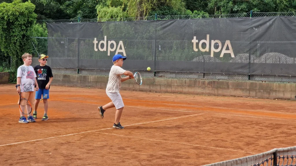 Zs cernosice navsteva tenisovy klub