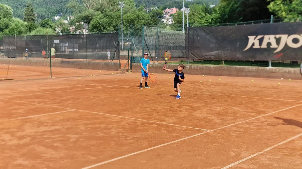 Zs cernosice navsteva tenisovy klub