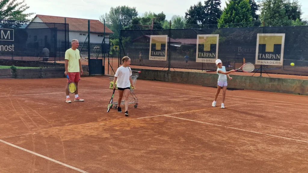 Zs cernosice navsteva tenisovy klub
