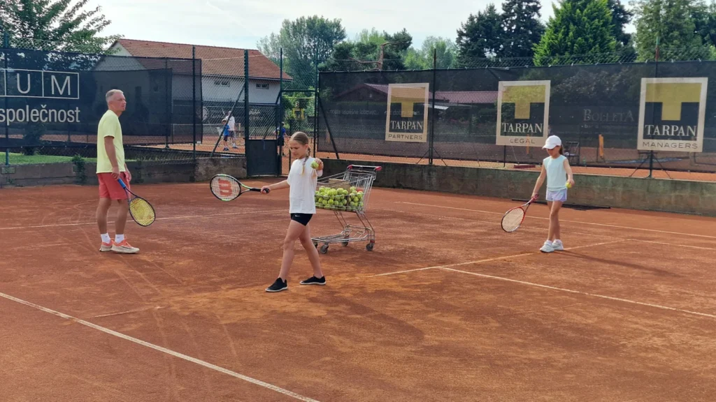 Zs cernosice navsteva tenisovy klub
