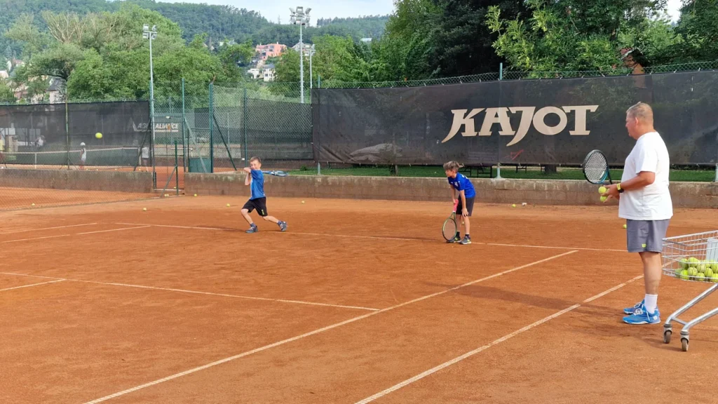 Zs cernosice navsteva tenisovy klub