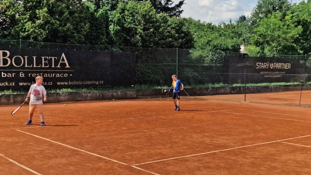 Zs cernosice navsteva tenisovy klub