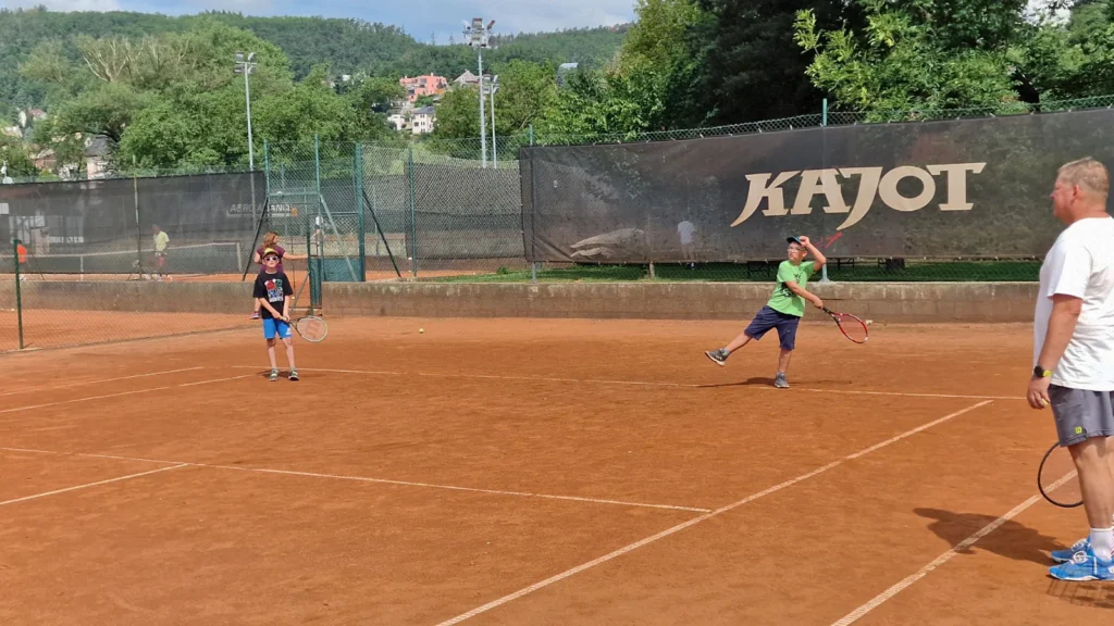 Zs cernosice navsteva tenisovy klub